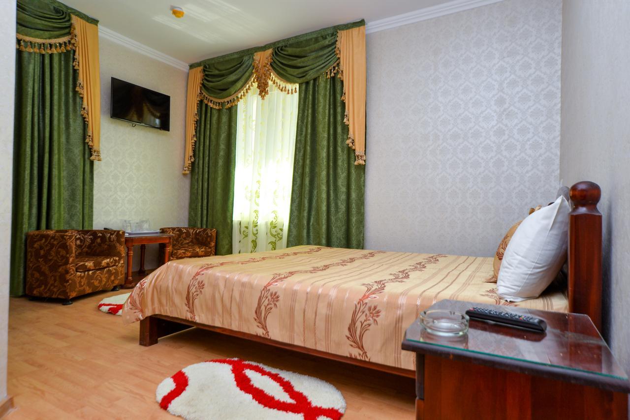 Edy'S Royal Predeal Otel Dış mekan fotoğraf