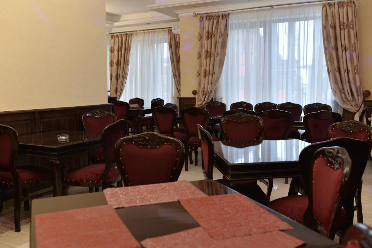 Edy'S Royal Predeal Otel Dış mekan fotoğraf