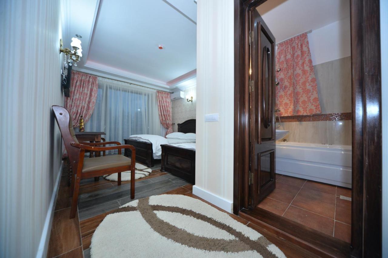 Edy'S Royal Predeal Otel Dış mekan fotoğraf