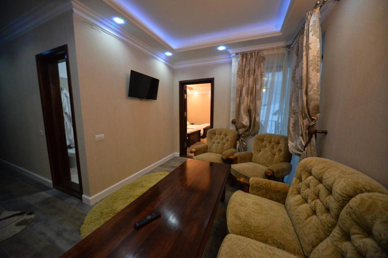 Edy'S Royal Predeal Otel Dış mekan fotoğraf